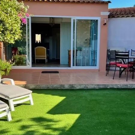 Holiday home Charmante Maison Climatisee Avec Piscine A - Fr-1-726-68
