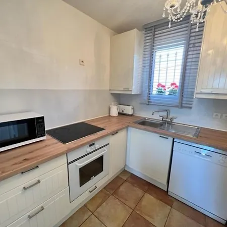 Holiday home Charmante Maison Climatisee Avec Piscine A - Fr-1-726-68 La Croix-Valmer